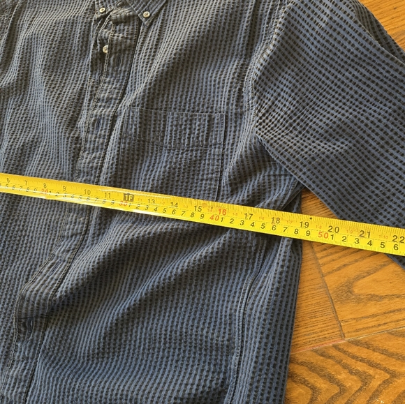 Men's J Crew Blue Checkered Seersucker Shirt - Picture 3 of 5